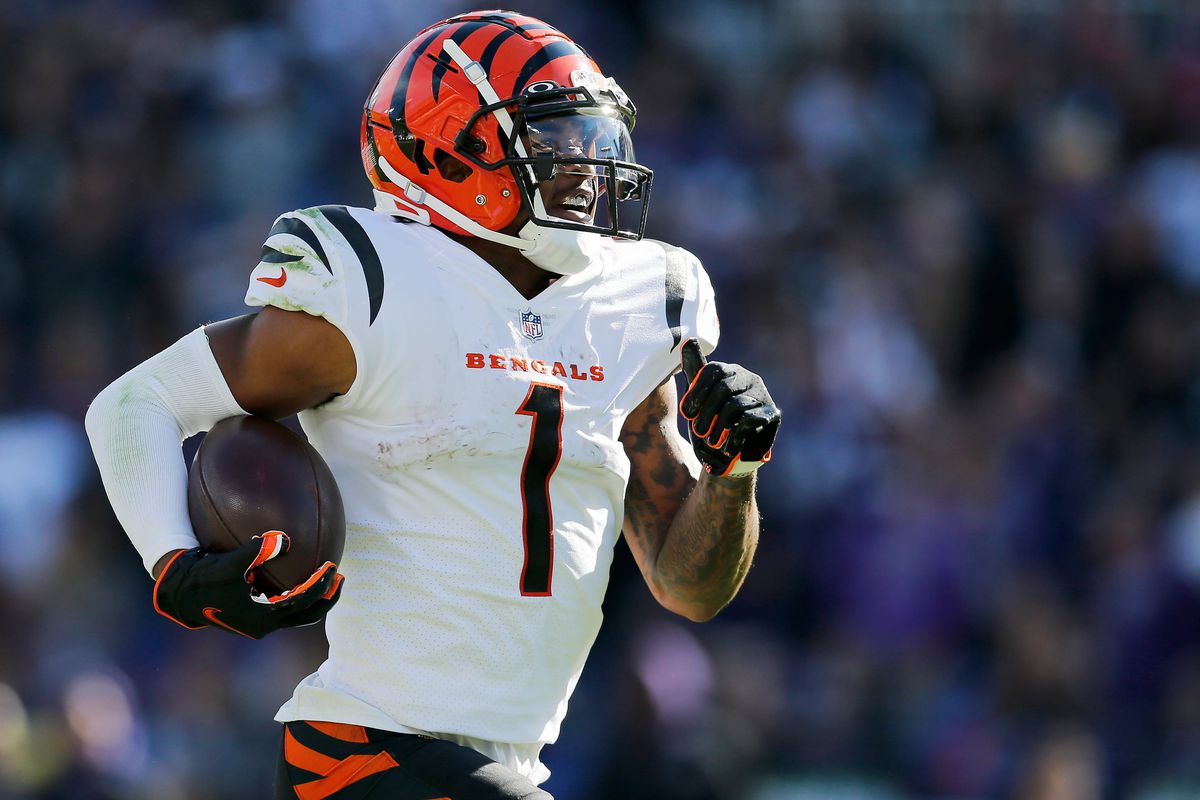 Bengals' Ja'Marr Chase Says NFL Ball Is Harder to Catch, See Than